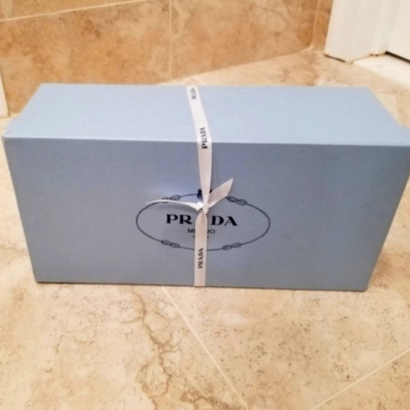 Authentic Prada Calzature Donna Vernice Red Patent Leather Buckle Ballet Flats - Picture 11 of 12